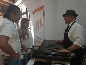 foto de registro de la participaci&oacute;n de los invitados a la exposici&oacute;n
