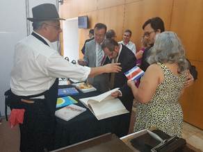 foto de registro de la participaci&oacute;n de los invitados a la exposici&oacute;n